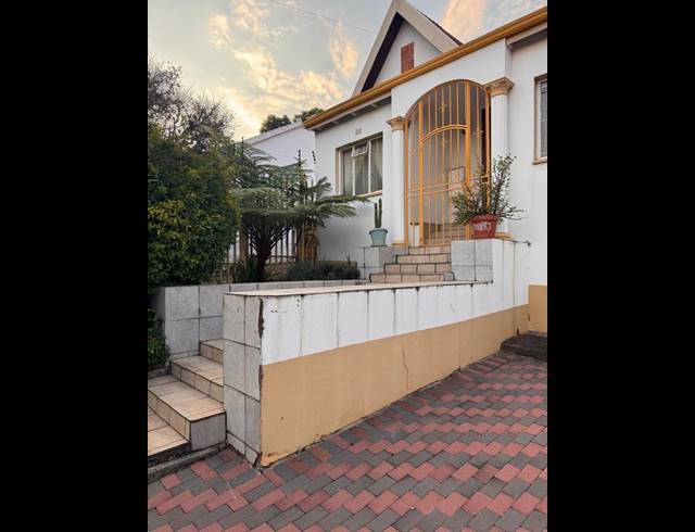 2 BEDROOM HOUSE FOR SALE IN RICHMOND